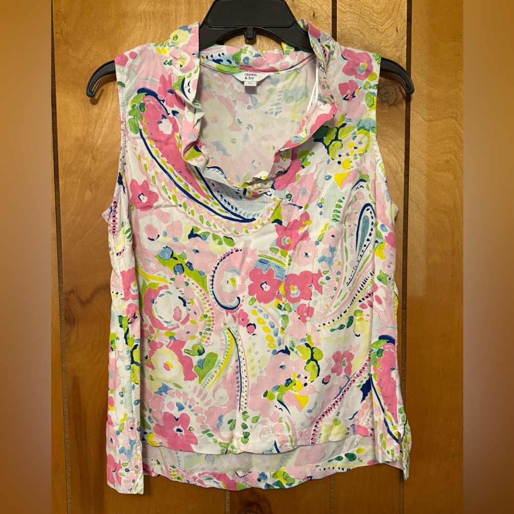Crown & Ivy Floral Sleeveless Top